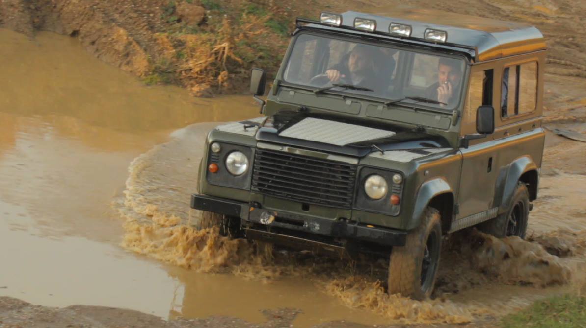 Best Land Rover Defender OffRoad Driving Experiences Lets Go Out